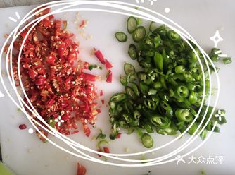 特色推荐：   这款辣椒酱不管是拌饭还是就馒头饼都是