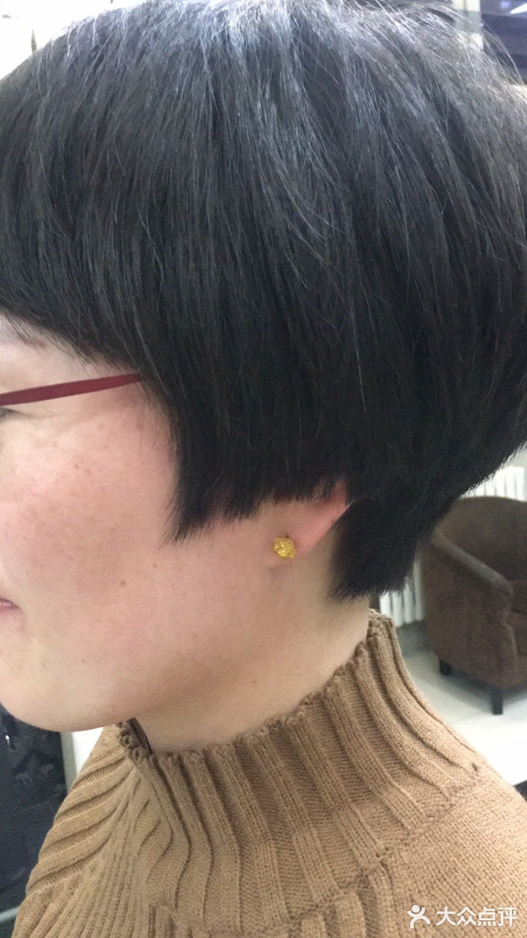 我是李龙老师的顾客，在来他这里理发之前，一直留长头发