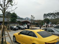 -龙头服务区-停车场