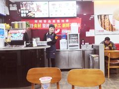 大堂-南城香·饭香串香馄饨香(青年路店)