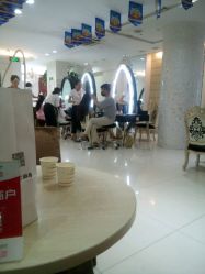 -王子宫殿婚纱摄影(环山路总店)