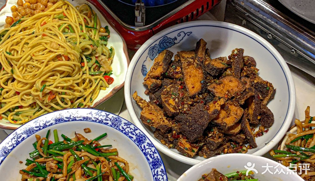 长沙/果然用心做菜的湘菜馆子饭点全是本地人太好吃了！