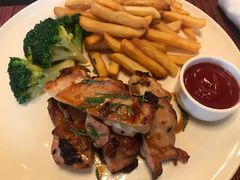 -WOLFGANG PUCK KITCHEN & BAR(迪士尼小镇店)