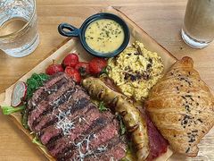 -Mark&Mars Restaurant