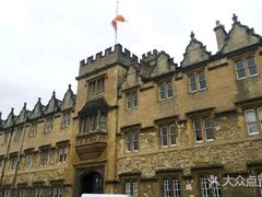 -牛津大学