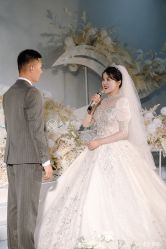 -曼青婚纱礼服馆