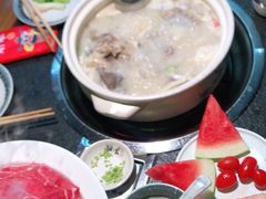 招牌骨头锅&nbsp;8小时大火骨汤-旺晖本帮骨头煲·深夜火锅(梅园路店)