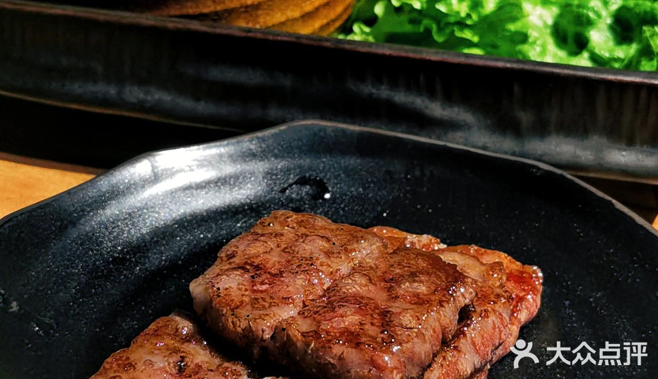极品M12霜降肋眼肉，吃在嘴里幸福感爆棚~