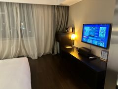 -桔子酒店(上海西藏北路地铁站店)