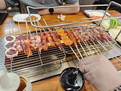-哈尔滨小酒馆·鲜肉现穿自助烧烤(康新花园店)