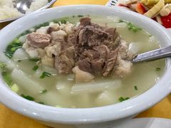 萝卜炖肘子-荣生萝卜汤饭店