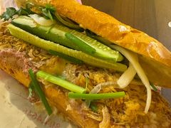 -Bánh Mì Huynh Hoa