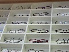 -诺柯视眼镜-蔡司依视路官方工厂店(淞南一店)