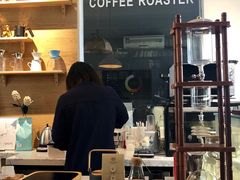 -彳亍咖啡·这里(水湾路店)
