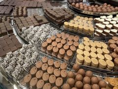 -Laderach 莱德拉(上海环贸iapm店)