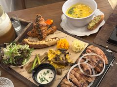 -Mark&Mars Restaurant