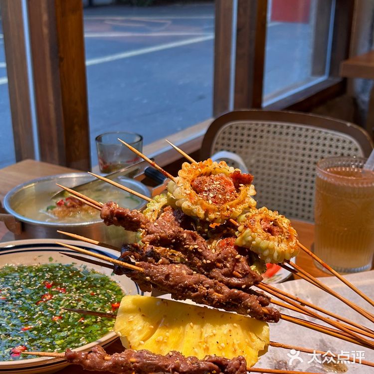 厦门漂亮店🍍温暖木质调的傣味餐厅