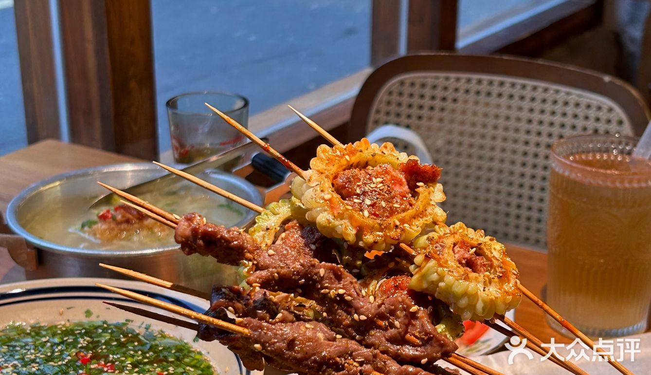 厦门漂亮店🍍温暖木质调的傣味餐厅