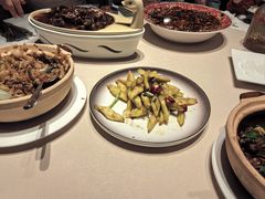 -八府香鸭·啫啫煲(华山路店)