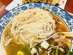 -巍山𤆵肉饵丝