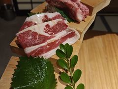 -山川小町·极番烧肉(新地假日广场店)
