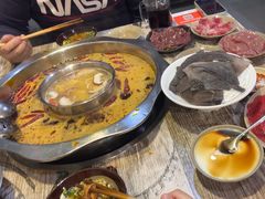 -渝嘴小老弟老火锅(华新村店)