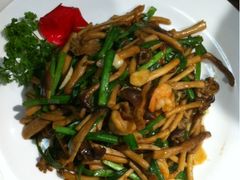 茶树菇虾仁-吕氏疙瘩汤·私家菜馆(慈云寺店)