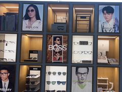 -英伦眼镜蔡司依视路折扣店(通州万达店)