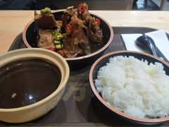 招牌吮指骨-万和春排骨砂锅米饭(新业广场店)