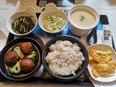 鱼肉狮子头套餐-老娘舅餐厅(黄龙体育中心店)