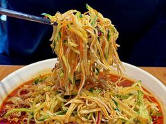 -山河屯铁锅炖·非遗东北菜(南山店)