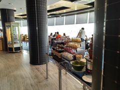 -宝利来国际大酒店-凤凰阁旋转餐厅