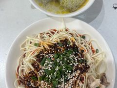-胡成记口蘑龙眼包子(盐道街店)