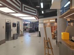 -资和信百货商场