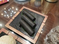 香滑黑芝麻卷-喜喜酒家·纯手工点心·粤菜