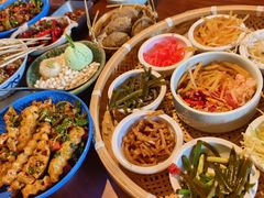 -包整·丝娃娃(一览甲秀楼风景店)