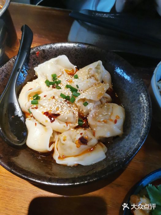 归蜀第成都串串料理(梅花路店)红油抄手图片