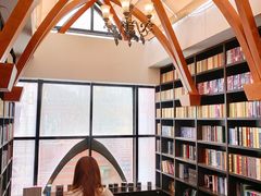 -钟书阁(松江泰晤士小镇店)