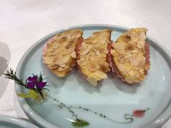 -景月阁空中食府(希尔顿酒店)