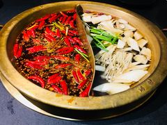 -沸炉重庆老火锅(军事博物馆店)