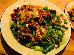 -拈签一笑黄牛肉辣卤串串