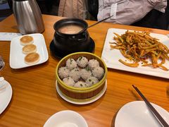 -莲餐厅·湖北菜·潜江小龙虾店(愚园路店)