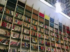 -钟书阁(松江泰晤士小镇店)