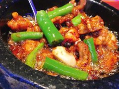 石锅杭椒牛蛙-桂满陇天书(南京德基旗舰店)