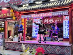 -刘姐啤酒鱼民族演艺餐厅(西街总店)