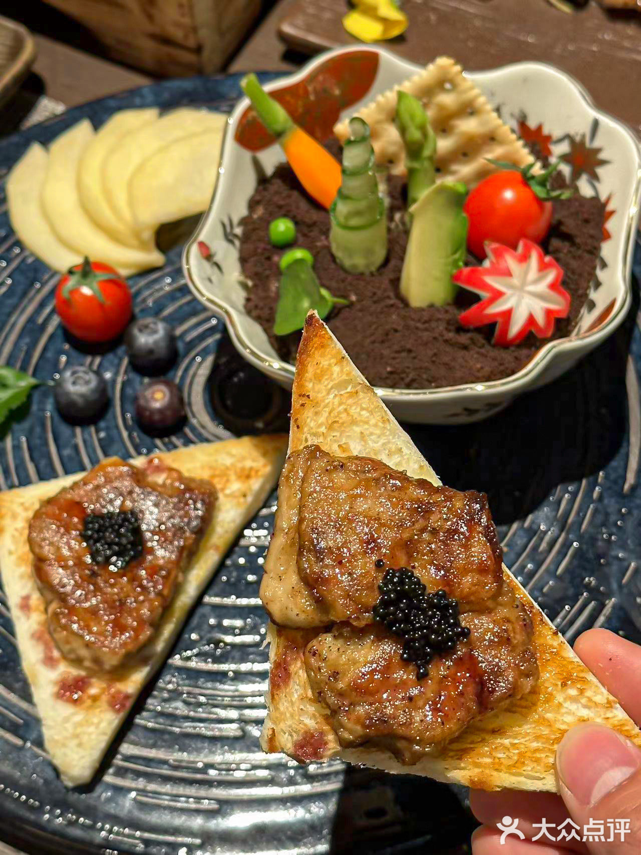 在长沙吃到坠好吃的石板牛肉！七分熟的香嫩口感真的绝了