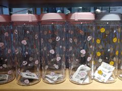 -名创优品(江南新地店)