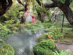 -Chom Cafe and Restaurant