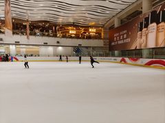 -冰纷万象滑冰场(沈阳万象城店)