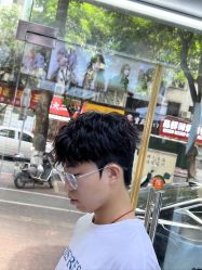 -藤野造型专业烫染接发